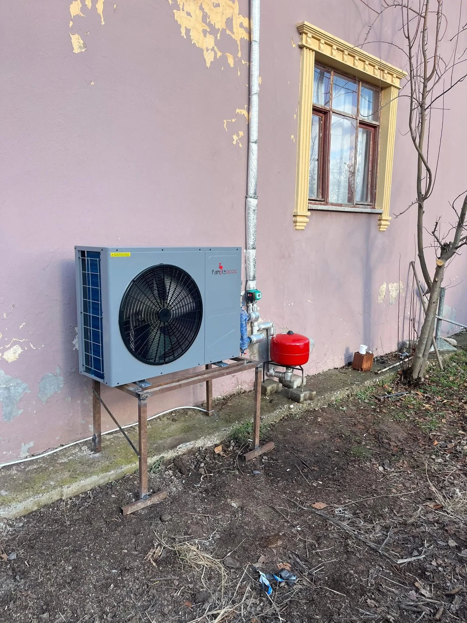Фото - Тепловой насос Flamingo FLM-AH-002HC32 8,2квт (-25-43℃)
